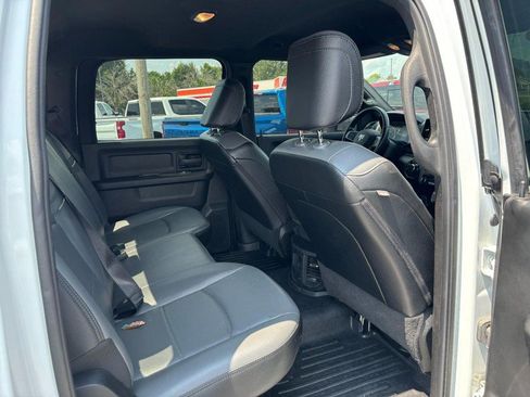 Used 2024 RAM 2500 Tradesman w/ Chrome Appearance Group AWD/4WD image 12