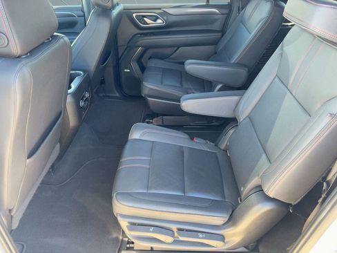 Used 2022 Chevrolet Suburban RST w/ Sport Performance Package image 15