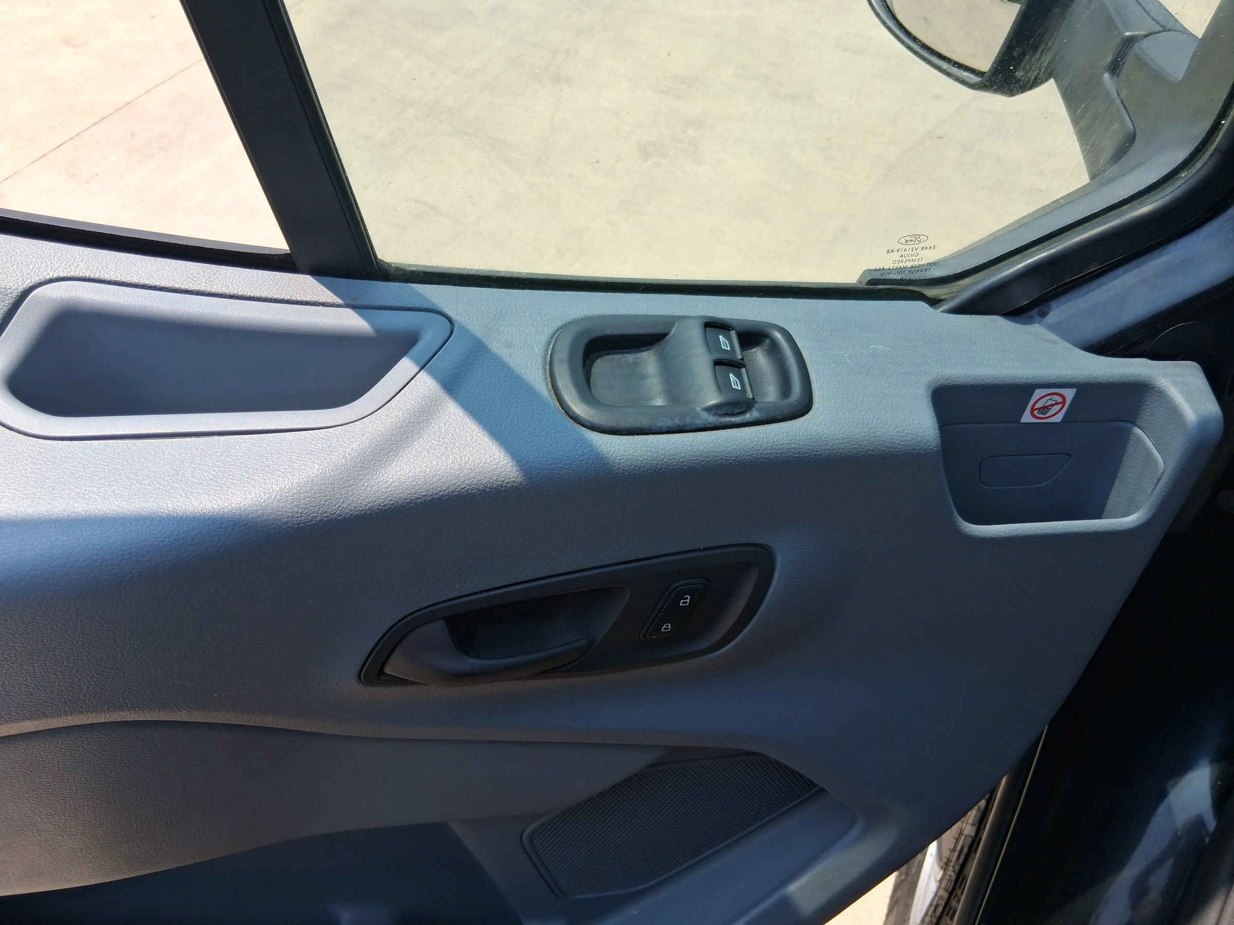 Used 2019 Ford Transit 150 XL RWD image 22