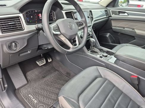 Used 2023 Volkswagen Atlas SEL Premium AWD/4WD image 2