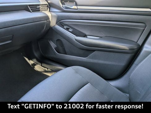 Used 2022 Nissan Altima 2.5 SV w/ SV Premium Package image 19