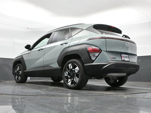 Used 2025 Hyundai Kona SEL AWD/4WD image 45