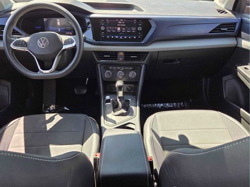 Used 2022 Volkswagen Taos SE image 9