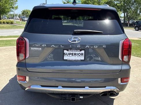 Used 2022 Hyundai Palisade Calligraphy FWD image 3
