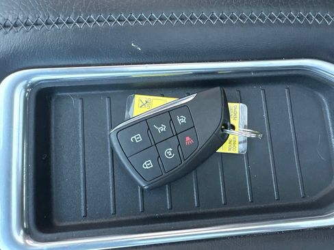 Used 2021 GMC Yukon Denali w/ Denali Premium Package RWD image 64