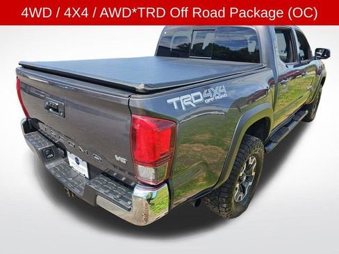 Used 2019 Toyota Tacoma TRD Off-Road AWD/4WD image 3