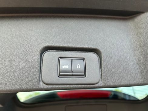 Used 2021 Nissan Rogue SL FWD image 28