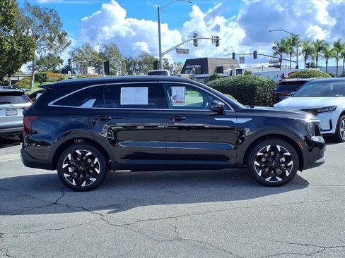 Used 2025 Kia Sorento EX w/ Panoramic Sunroof Package image 32