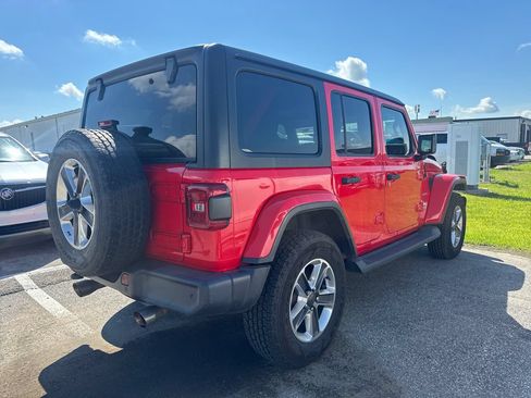 Used 2020 Jeep Wrangler Unlimited Sahara w/ Dual Top Group AWD/4WD image 4