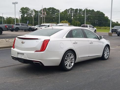 Used 2019 Cadillac XTS Luxury FWD image 3