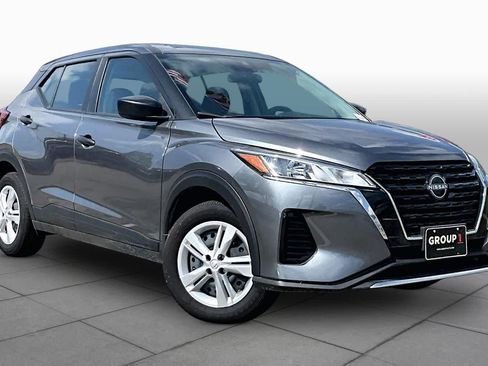 Certified 2025 Nissan Kicks Play S FWD image 3