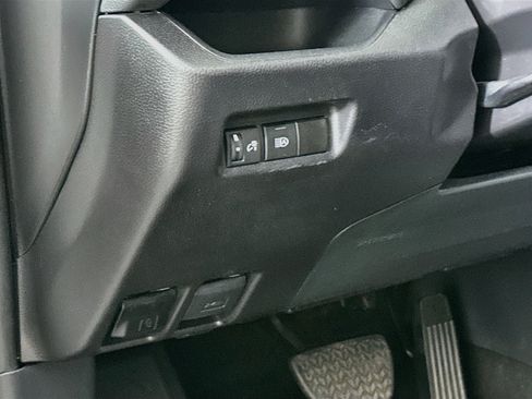Used 2025 Toyota RAV4 XLE FWD image 17