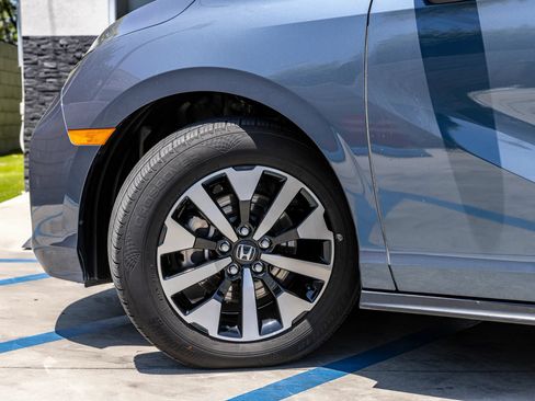 Used 2025 Honda Odyssey EX-L image 37