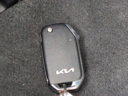 Used 2024 Kia Soul LX w/ Option Group 015 FWD image 32