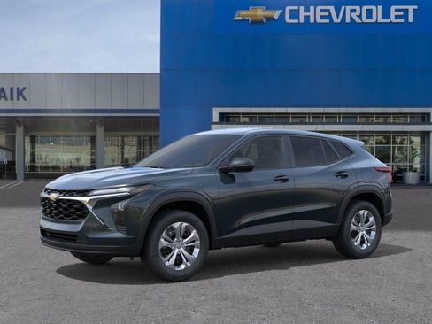 New 2026 Chevrolet Trax LS FWD image 2