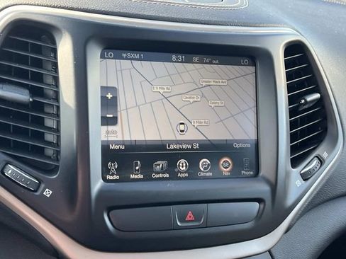 Used 2016 Jeep Cherokee Limited AWD/4WD image 22