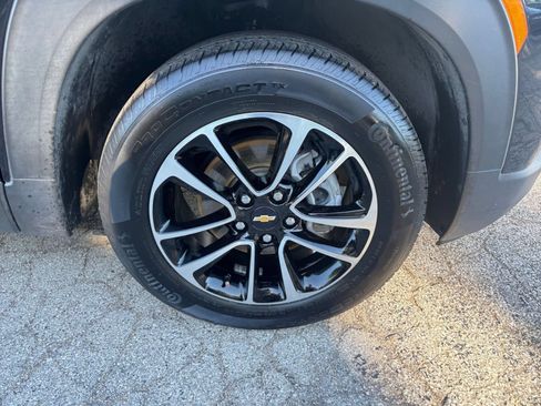 Used 2025 Chevrolet TrailBlazer LT AWD/4WD image 29