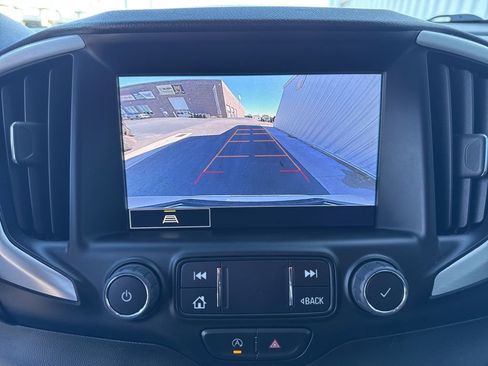 Used 2023 GMC Terrain SLT image 27