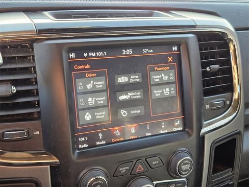 Used 2018 RAM 2500 Laramie w/ Sport Appearance Group image 28