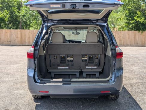 Used 2015 Toyota Sienna XLE AWD/4WD image 10