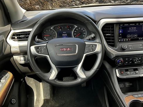 Used 2021 GMC Acadia SLE w/ Driver Convenience Package image 5