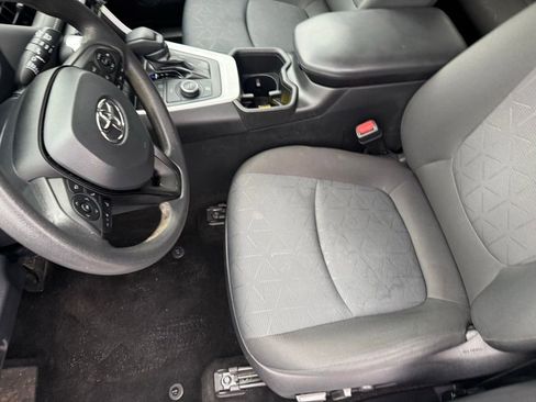 Used 2023 Toyota RAV4 XLE AWD/4WD image 15