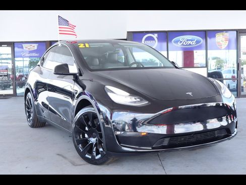 Used 2021 Tesla Model Y Long Range AWD/4WD image 1