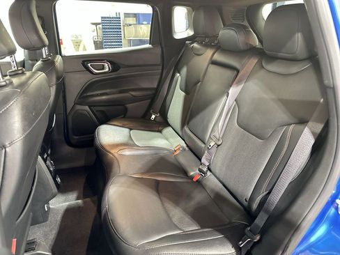 Used 2024 Jeep Compass Trailhawk image 23