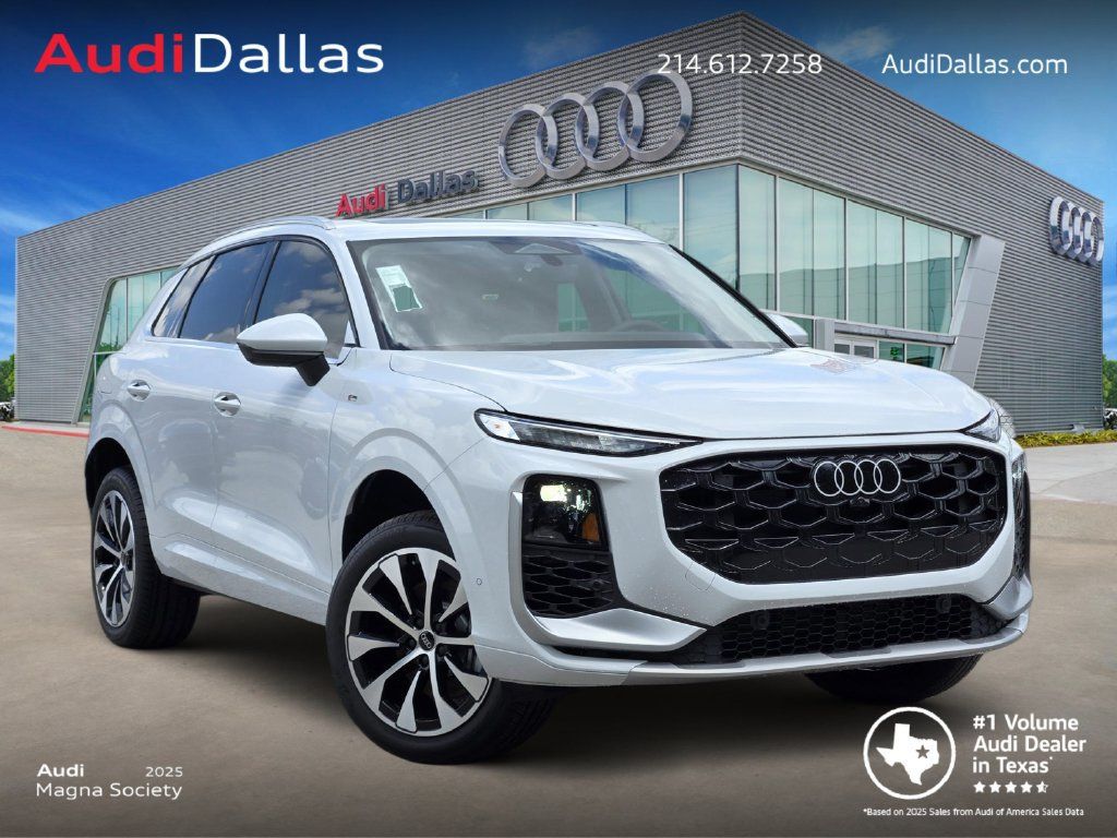 Used 2026 Audi Q3 quattro 2.0T w/ Driver Assistance Package AWD/4WD image 1