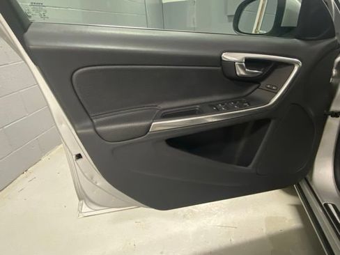 Used 2014 Volvo S60 T5 AWD/4WD image 7