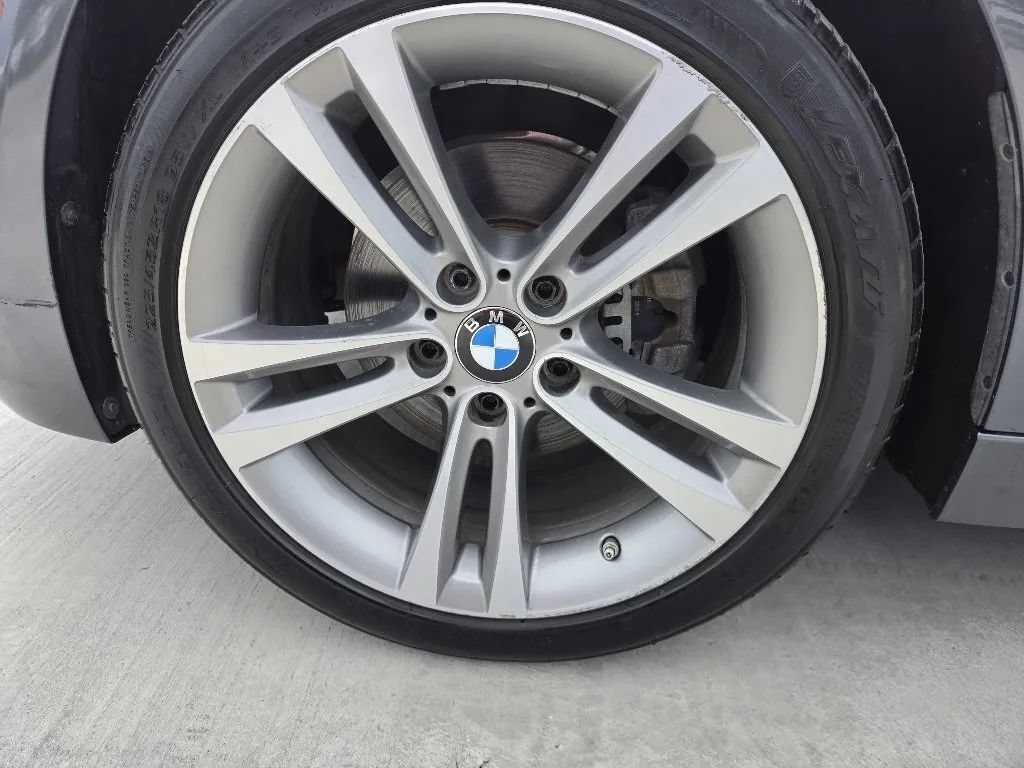 Used 2017 BMW 330i Sedan RWD image 8