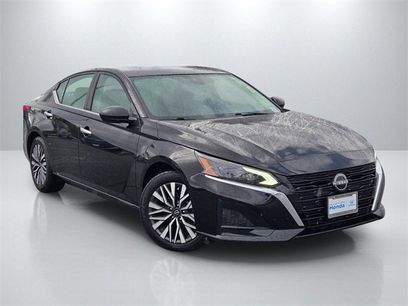 Used 2024 Nissan Altima 2.5 SV