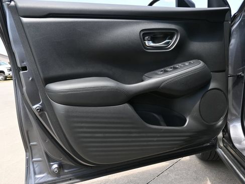 Used 2025 Honda HR-V LX image 16