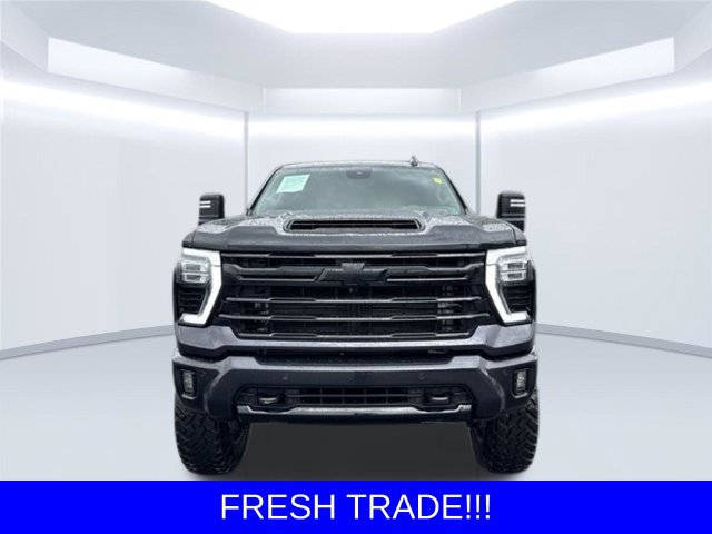 Used 2024 Chevrolet Silverado 3500 LTZ w/ LTZ Convenience Package AWD/4WD image 2