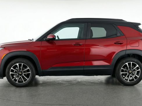 Used 2025 Chevrolet TrailBlazer LT image 5