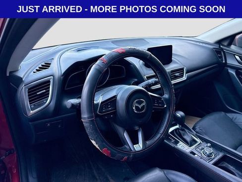 Used 2018 MAZDA MAZDA3 Grand Touring image 8