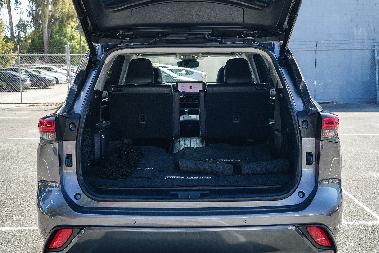 Used 2023 Toyota Highlander Limited AWD/4WD image 25
