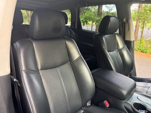 Used 2017 Nissan Pathfinder SL w/ SL Premium Package FWD image 22