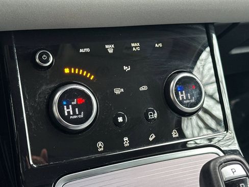 Used 2023 Land Rover Range Rover Evoque SE image 18