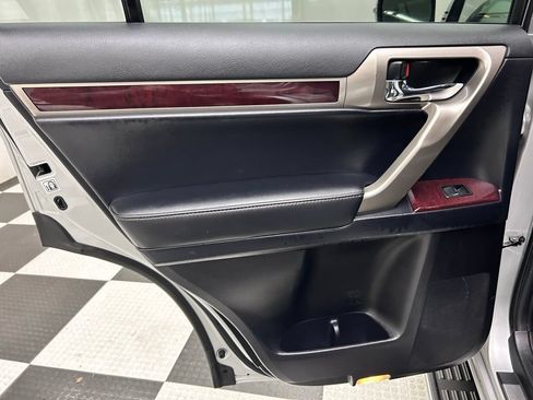Used 2016 Lexus GX 460 w/ Premium Package AWD/4WD image 14