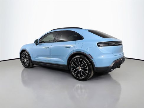 Used 2026 Porsche Macan Electric RWD image 3