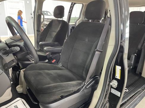 Used 2015 Dodge Grand Caravan SE w/ Quick Order Package 29E SE FWD image 10