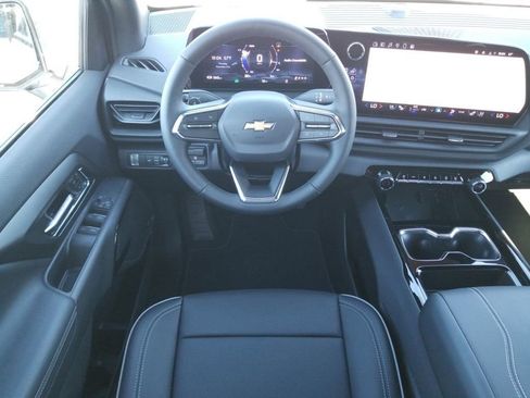 New 2025 Chevrolet Silverado EV LT image 11