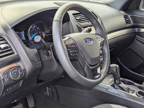 Used 2019 Ford Explorer XLT w/ Equipment Group 202A image 9