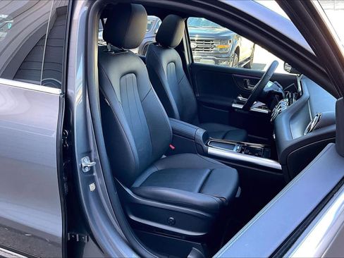 Used 2025 Mercedes-Benz GLA 250 image 9