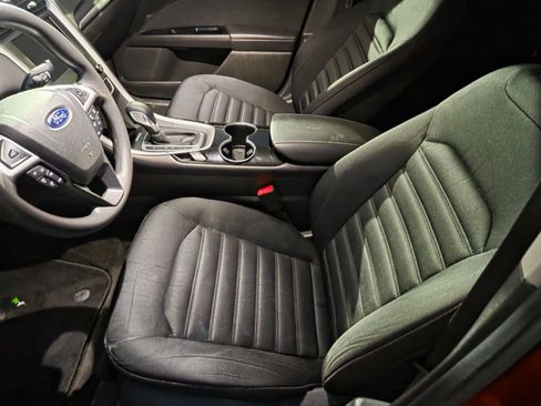 Used 2016 Ford Fusion SE image 8