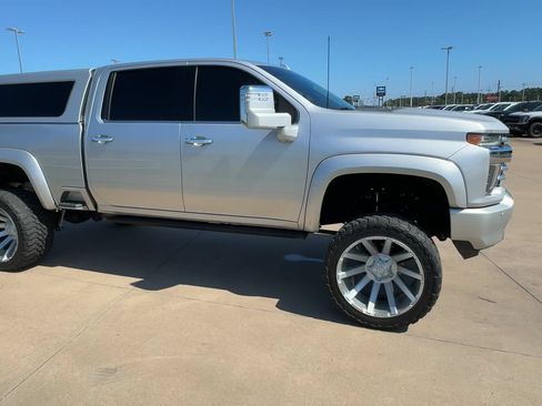 Used 2021 Chevrolet Silverado 2500 High Country AWD/4WD image 9