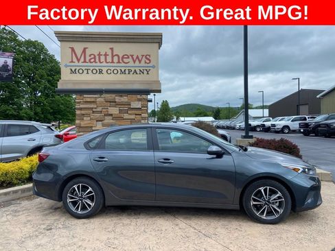 Used 2023 Kia Forte LXS FWD image 2
