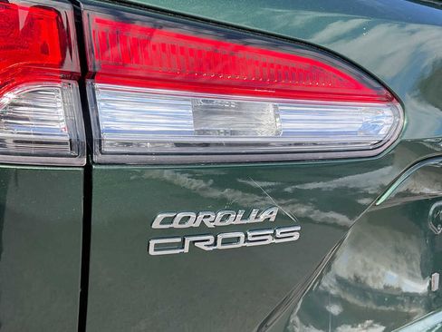 Used 2023 Toyota Corolla Cross LE w/ Moonroof Package image 16