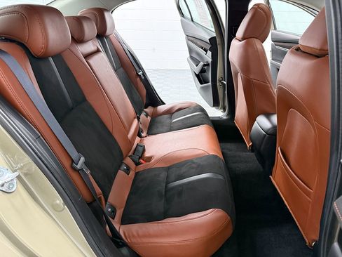 Used 2024 MAZDA MAZDA3 s image 12